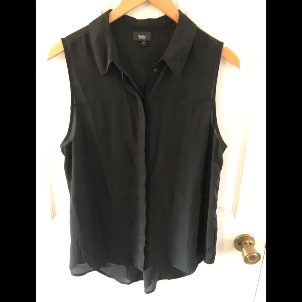 Sleeveless blouse